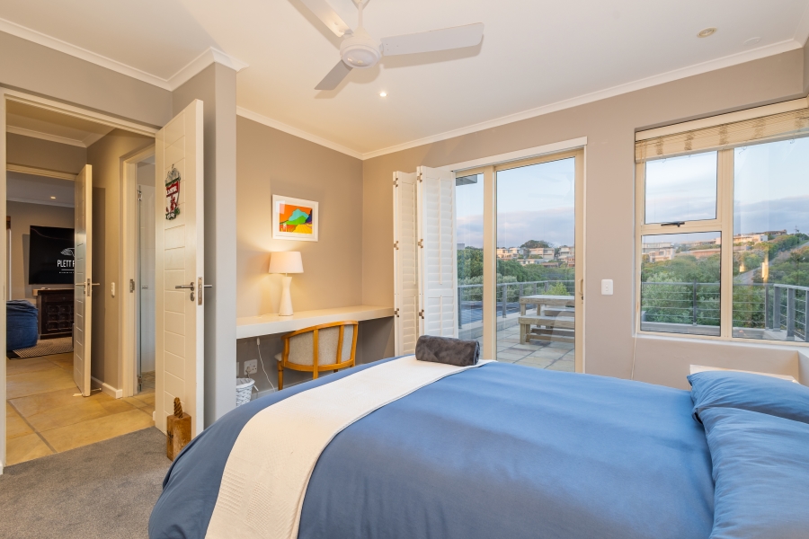 5 Bedroom Property for Sale in Whale Rock Beach Western Cape